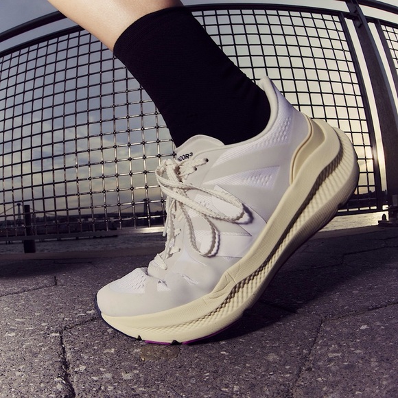 Veja CONDOR 3 ENGINEERED-MESH FULL WHITE | SLIGHTLY USED - Picture 4 of 10